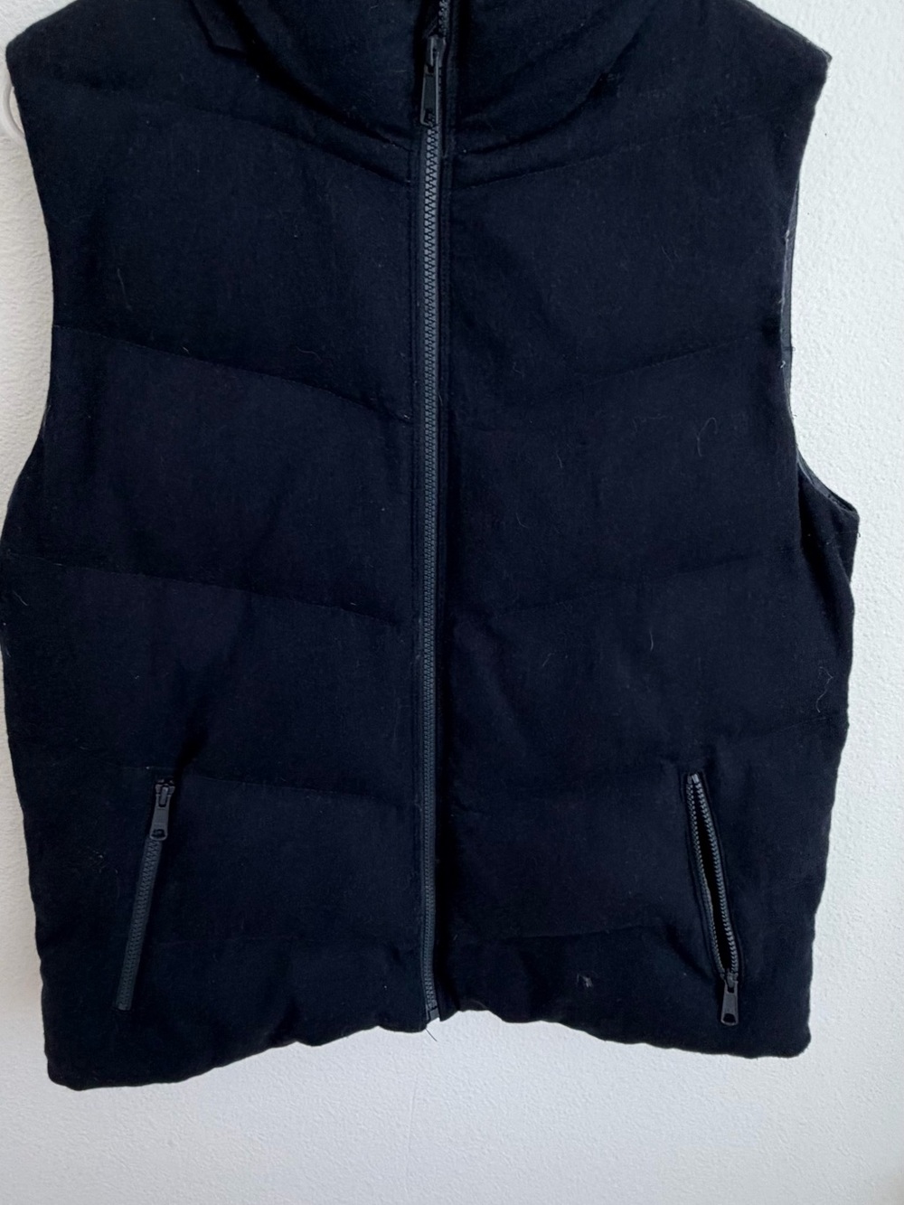 GAP Black Quilted Sleeveless Puffer Vest with Zip Pockets